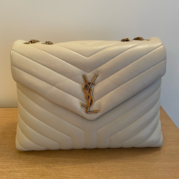 Yves Saint Laurent Medium Lou Lou Bag in Blanc Vintage - Picture 3 of 10